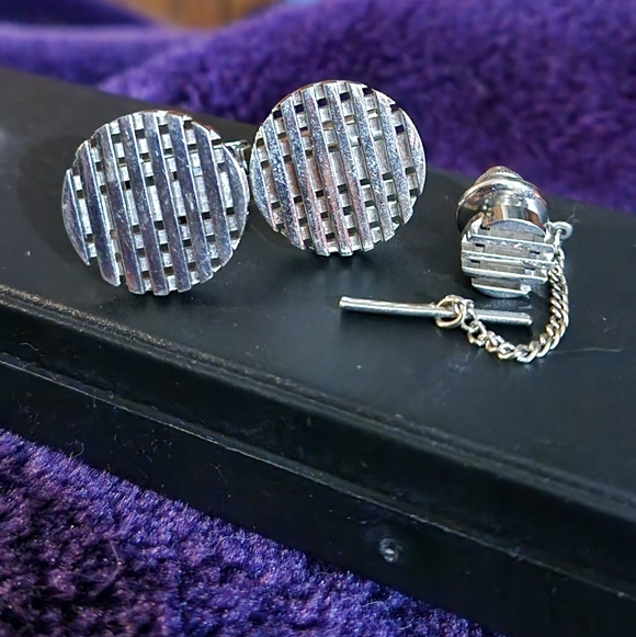 Vtg Silver Cufflinks and Tie Pin Set - Picture 3 of 4